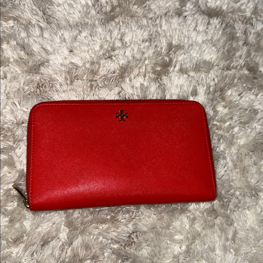 Tory Burch Vibrant Wallet - Picture 2 of 11